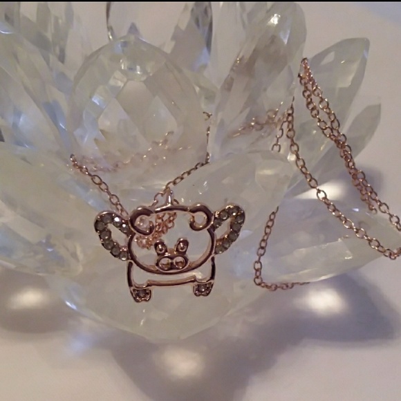 Flying pig rose gold necklace - Picture 2 of 5
